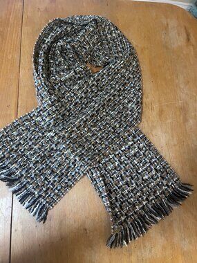 Woven soft neck scarf V Fraas 60x9in gray black brown